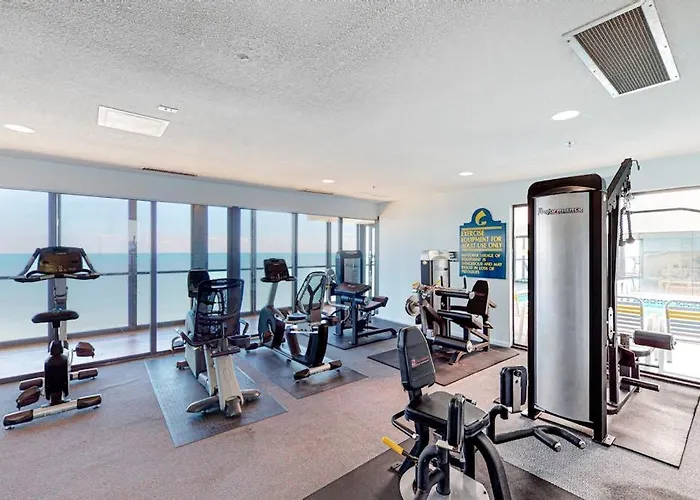 Darling Oceanfront With Balcony Washer & Dryer Ac Pools & Game Holiday home *