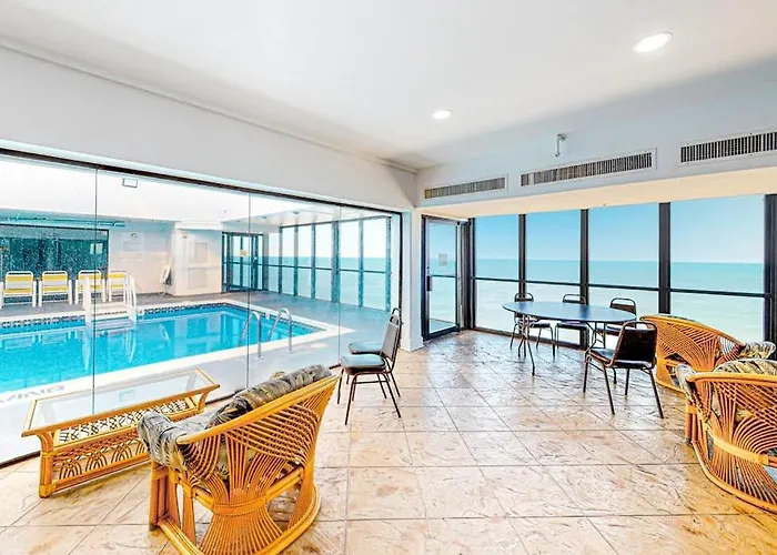 Darling Oceanfront With Balcony Washer & Dryer Ac Pools & Game Holiday home