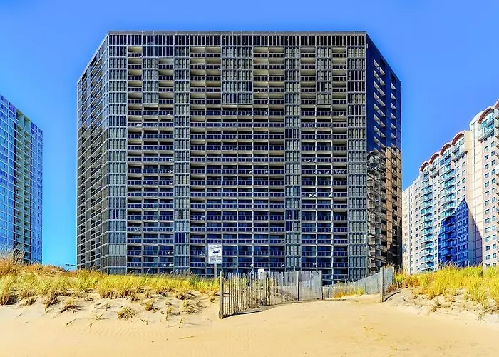 Holiday home Darling Oceanfront With Balcony Washer & Dryer Ac Pools & Game